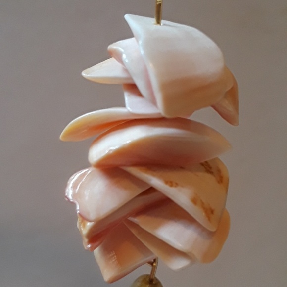 NWT Shell and antique Czech glass drop Earrings - Picture 4 of 4